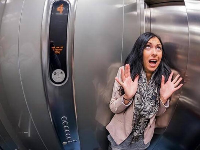 Agorafobi: Belirtileri, nedenleri, tanı ve tedavisi