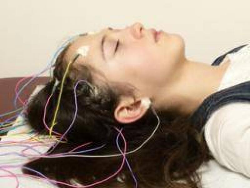 REM uykusunun tanımı, işlevleri, alkolün etkileri ve bozuklukları