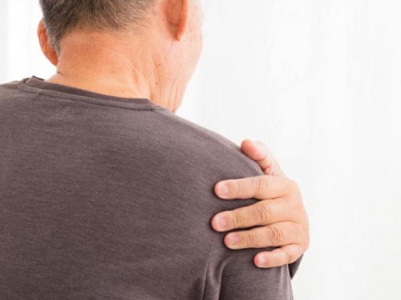 Donuk omuz nedenleri, belirtileri ve tedavileri